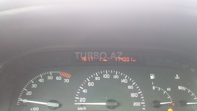 Renault Laguna 2001, 174,000 km - 1.6 l - Bakı