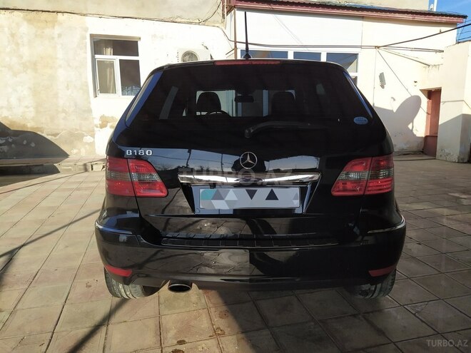 Mercedes B 180 2011, 85,000 km - 1.7 l - Bakı