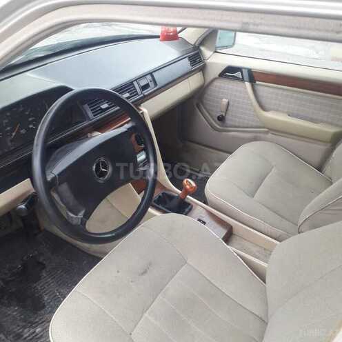 Mercedes E 200 1991, 324,000 km - 2.0 л - Beyləqan