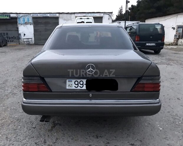 Mercedes E 230 1990, 236,000 km - 2.3 l - Sumqayıt