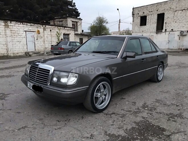 Mercedes E 230 1990, 236,000 km - 2.3 l - Sumqayıt