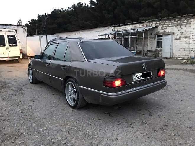 Mercedes E 230 1990, 236,000 km - 2.3 l - Sumqayıt