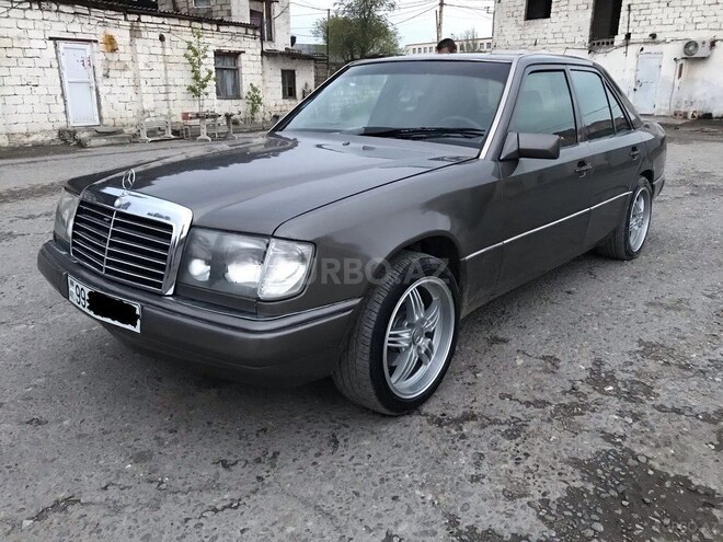 Mercedes E 230 1990, 236,000 km - 2.3 l - Sumqayıt