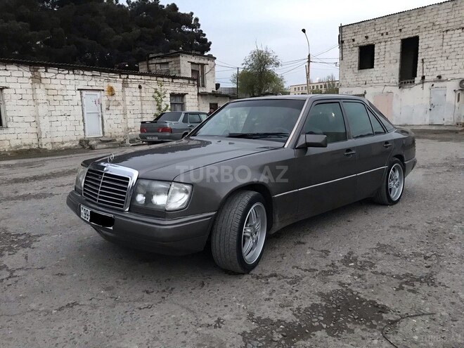 Mercedes E 230 1990, 236,000 km - 2.3 l - Sumqayıt