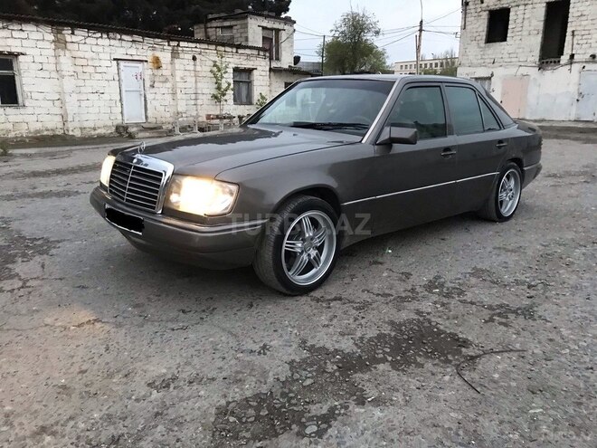 Mercedes E 230 1990, 236,000 km - 2.3 l - Sumqayıt
