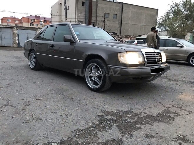 Mercedes E 230 1990, 236,000 km - 2.3 l - Sumqayıt