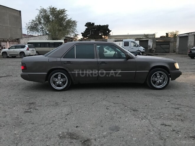 Mercedes E 230 1990, 236,000 km - 2.3 l - Sumqayıt