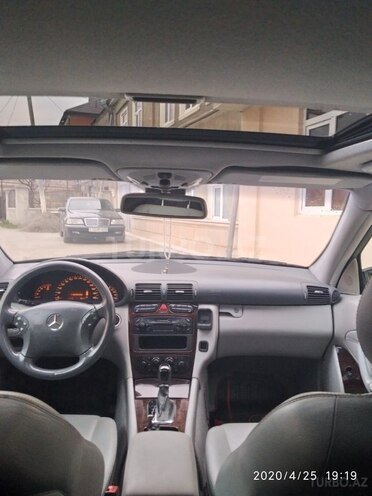 Mercedes C 200 2000, 240,000 km - 2.0 l - Quba