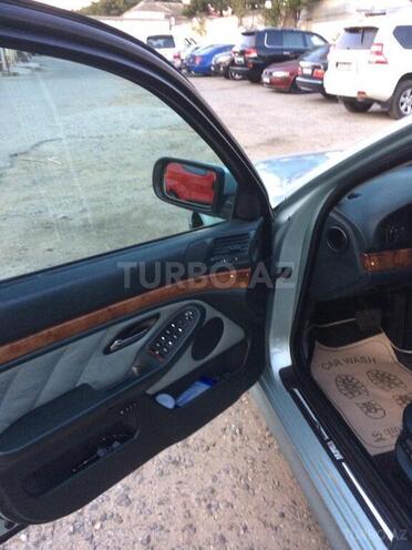 BMW 528 2000, 427,000 km - 2.8 l - Bakı