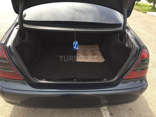 Mercedes E 220 2002, 345,234 km - 2.2 л - Astara