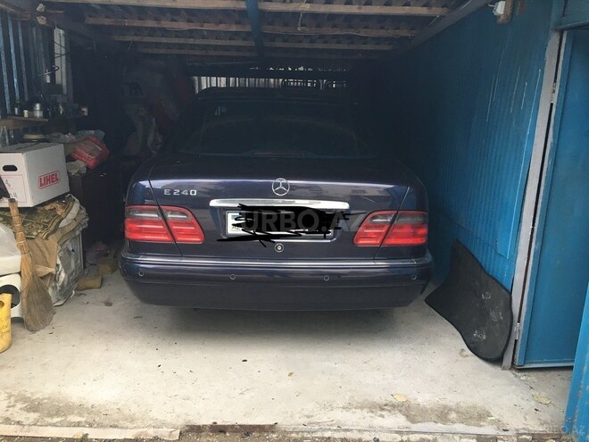 Mercedes E 240 1998, 176,000 km - 2.4 l - Bakı