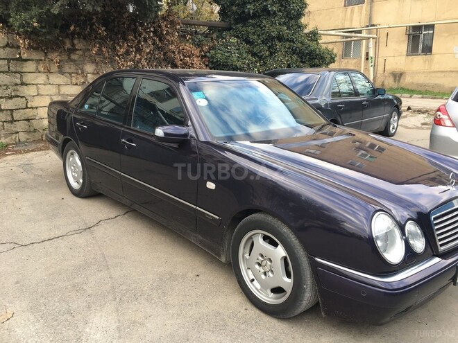 Mercedes E 240 1998, 176,000 km - 2.4 l - Bakı