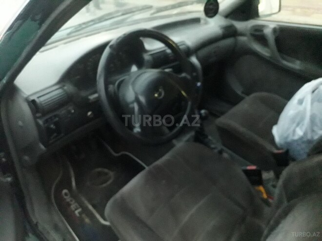 Opel Astra 1995, 215,800 km - 1.6 л - Bakı