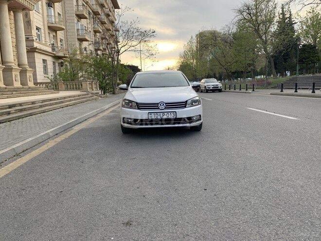 Volkswagen Passat 2013, 140,000 km - 1.8 л - Bakı