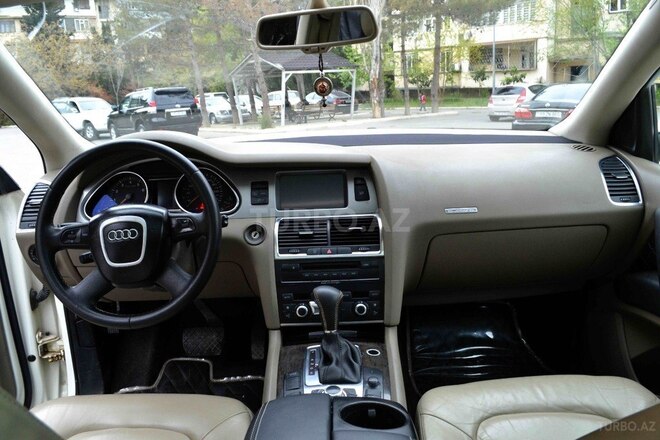 Audi Q7 2009, 170,000 km - 4.2 л - Bakı