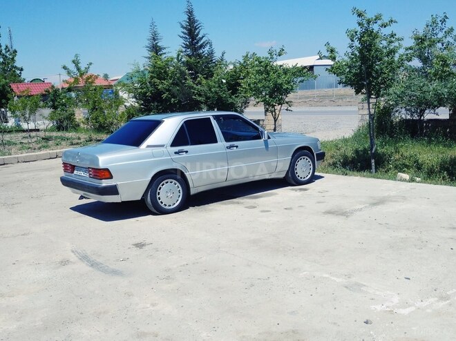 Mercedes 190 1992, 392,000 km - 2.0 l - Şirvan