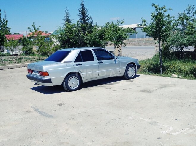 Mercedes 190 1992, 392,000 km - 2.0 l - Şirvan