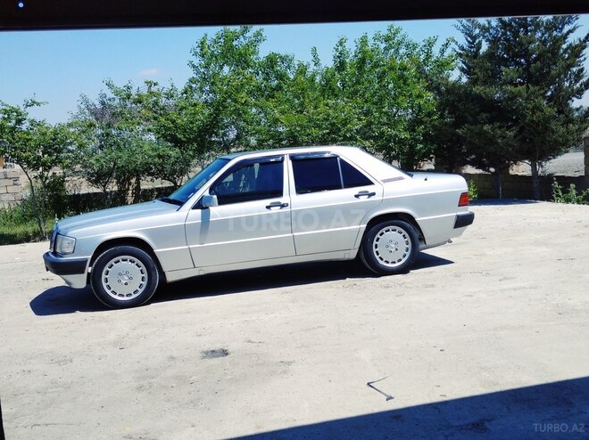 Mercedes 190 1992, 392,000 km - 2.0 l - Şirvan