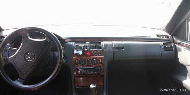 Mercedes E 240 1999, 240,000 km - 2.4 l - Bakı