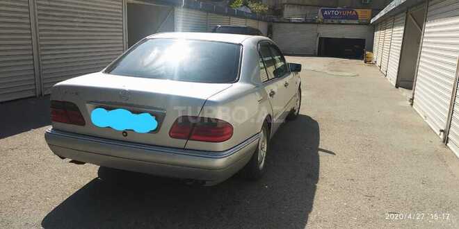 Mercedes E 240 1999, 240,000 km - 2.4 l - Bakı