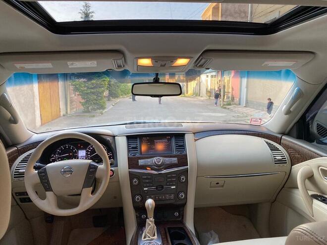 Nissan Patrol 2011, 195,000 km - 5.6 l - Bakı