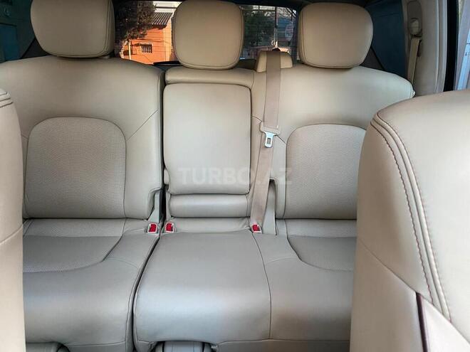 Nissan Patrol 2011, 195,000 km - 5.6 l - Bakı
