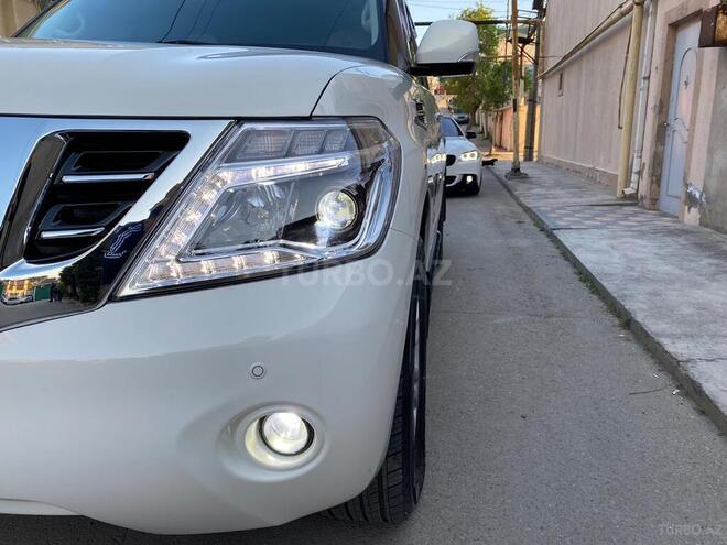 Nissan Patrol 2011, 195,000 km - 5.6 l - Bakı
