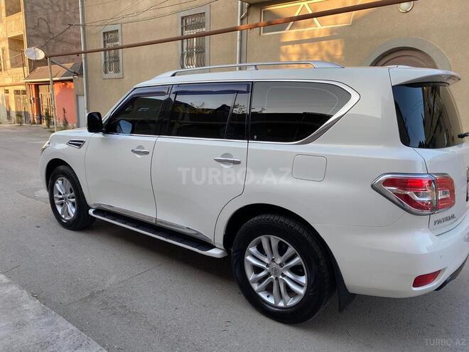 Nissan Patrol 2011, 195,000 km - 5.6 l - Bakı