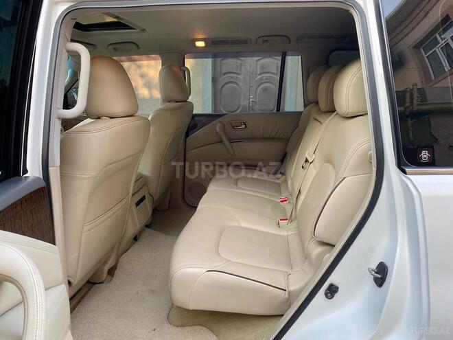 Nissan Patrol 2011, 195,000 km - 5.6 l - Bakı