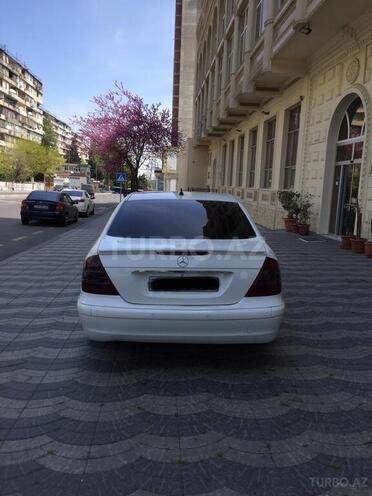 Mercedes E 220 2005, 313,000 km - 2.2 l - Bakı
