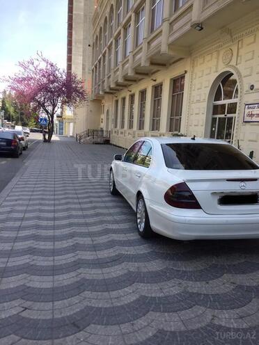 Mercedes E 220 2005, 313,000 km - 2.2 l - Bakı
