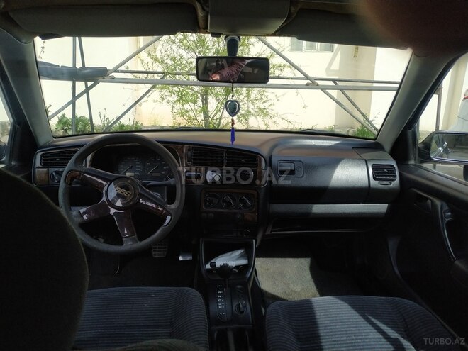 Volkswagen  1992, 186,000 km - 1.8 л - Bakı