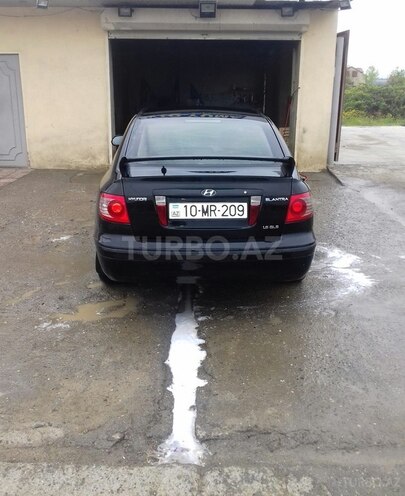 Hyundai Elantra 2004, 340,000 km - 1.6 л - Quba