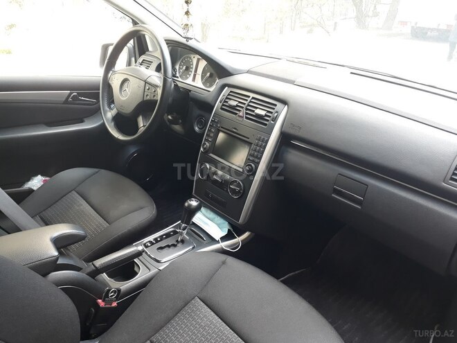 Mercedes B 180 2010, 102,500 km - 1.7 l - Bakı