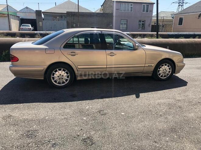 Mercedes E 220 2000, 300,000 km - 2.2 l - Bakı