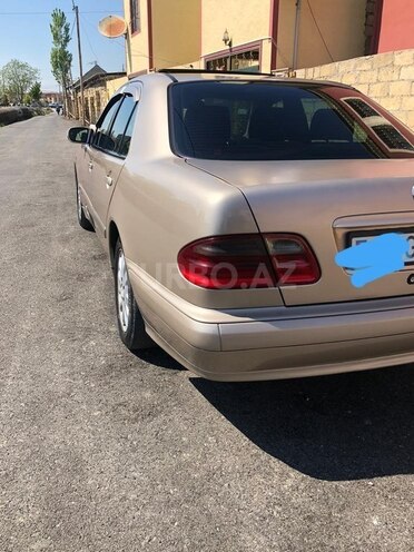 Mercedes E 220 2000, 300,000 km - 2.2 l - Bakı