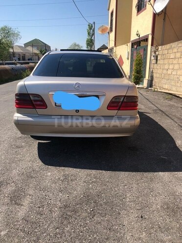 Mercedes E 220 2000, 300,000 km - 2.2 l - Bakı