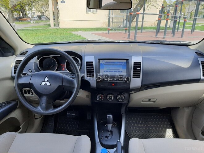 Mitsubishi Outlander 2011, 147,000 km - 2.4 l - Bakı