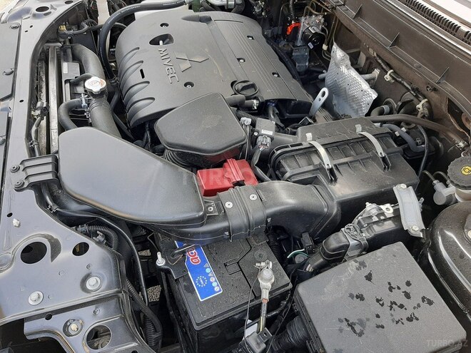 Mitsubishi Outlander 2011, 147,000 km - 2.4 l - Bakı