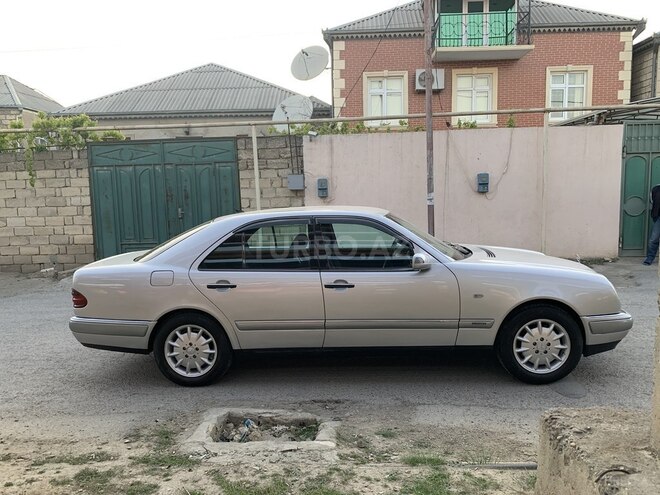 Mercedes E 240 1998, 340,000 km - 2.4 l - Bakı