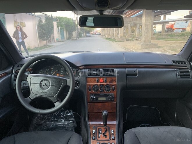 Mercedes E 240 1998, 340,000 km - 2.4 l - Bakı