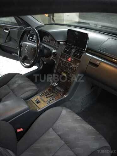 Mercedes E 240 2000, 221,450 km - 2.4 л - Bakı