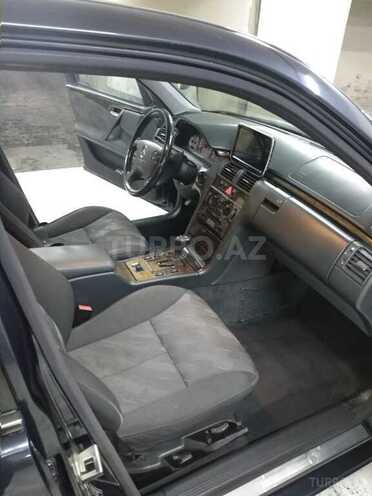 Mercedes E 240 2000, 221,450 km - 2.4 л - Bakı