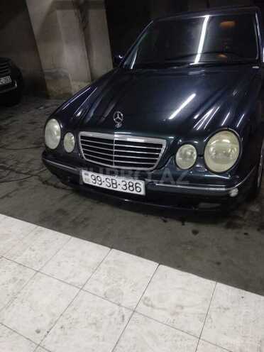 Mercedes E 240 2000, 221,450 km - 2.4 л - Bakı