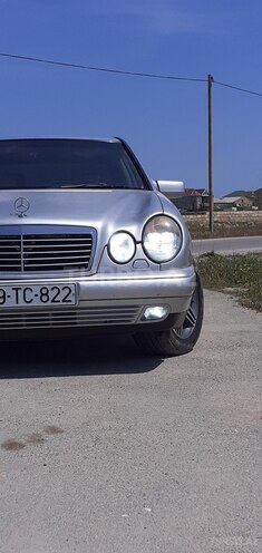 Mercedes E 220 1998, 440,000 km - 2.2 л - Bakı