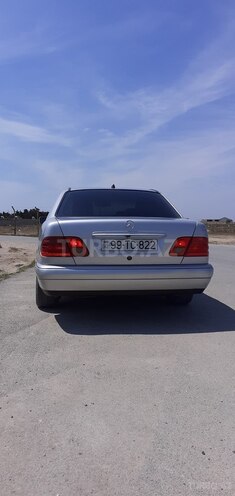 Mercedes E 220 1998, 440,000 km - 2.2 л - Bakı