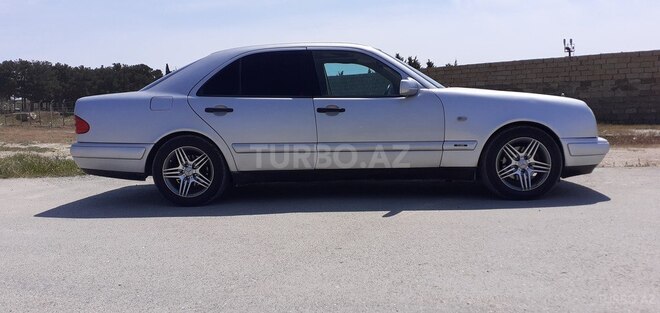 Mercedes E 220 1998, 440,000 km - 2.2 л - Bakı