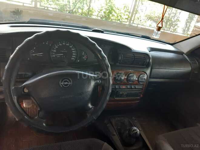 Opel Vectra 1996, 310,000 km - 2.0 l - Naftalan