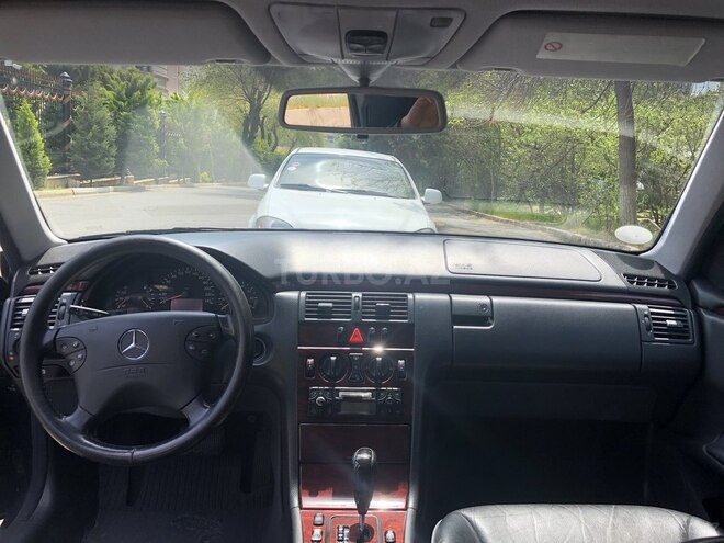Mercedes E 200 1999, 300,000 km - 2.0 л - Bakı