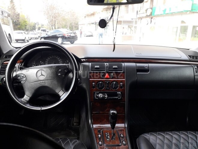 Mercedes E 220 2000, 400,000 km - 2.2 l - Bakı